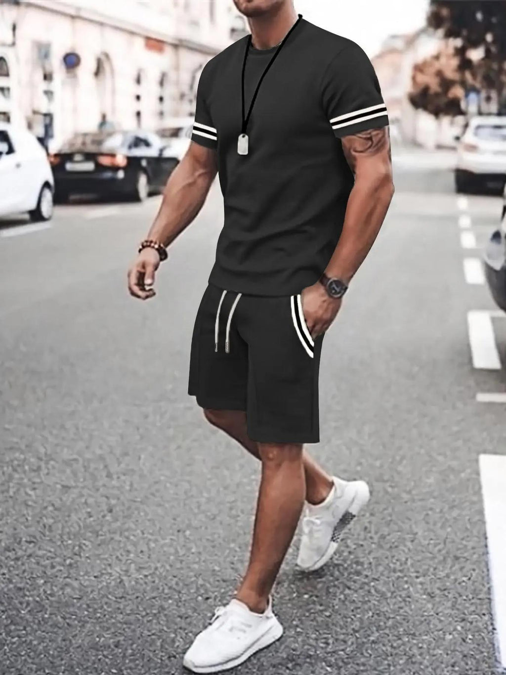 Men's color-trimmed T-shirt and drawstring waist shorts set